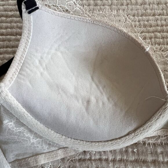 Victoria’s Secret VERY SEXY Lace Swarovski Crystal Bra Size 32B Push Up Beige - Picture 9 of 12